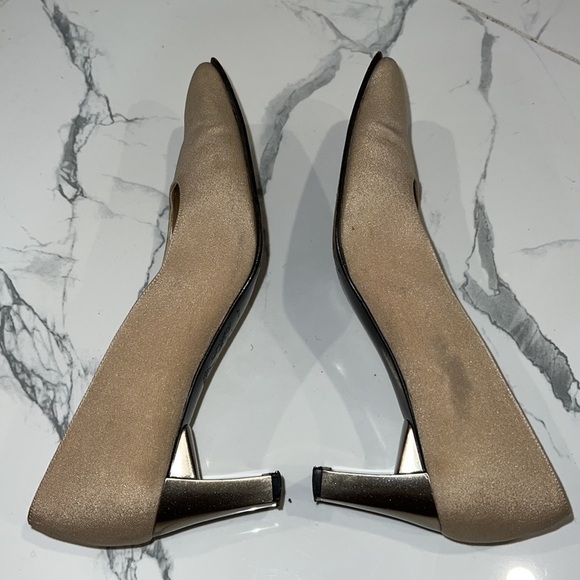 Stuart Weitzman Shimmery Champagne Heels size 6.5 - Picture 5 of 12